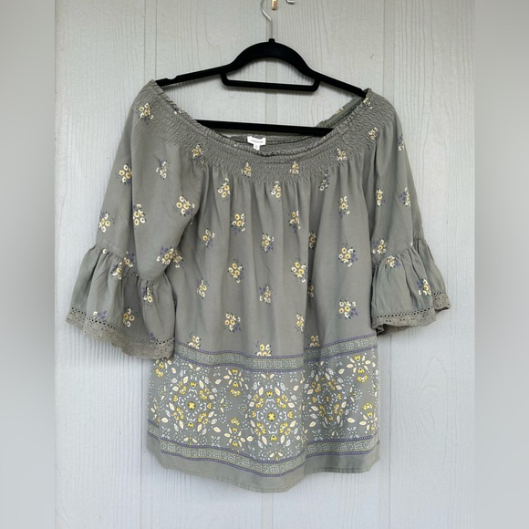 44.Maunces Green Floral Off The Shoulder Top Women’s Size M - Picture 3 of 15